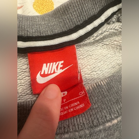 Vintage 70s grey and pink bleached tie dye Nike Sweatshirt - Picture 6 of 17